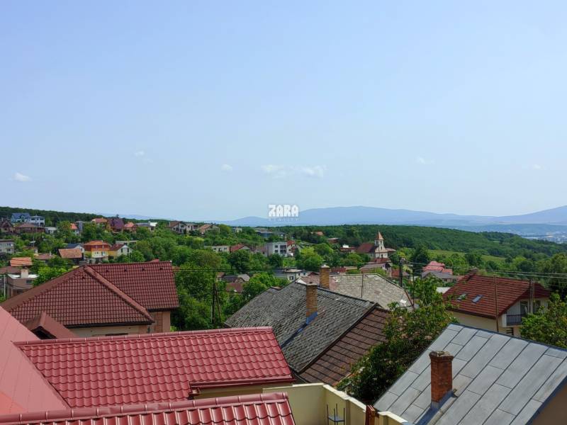 Holodom Baška- 4 izbový - ( výhľad z izby na východ)zara reality