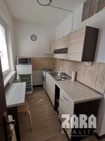 Na prenájom 1 izbový byt ul. Ružínska, 28 m², 1/4.posch. KR