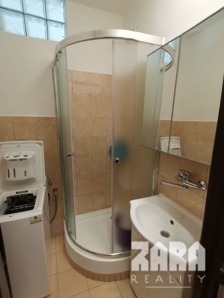 Na prenájom 1 izbový byt ul. Ružínska, 28 m², 1/4.posch. KR