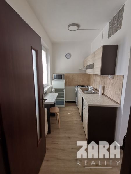 Na prenájom 1 izbový byt ul. Ružínska, 28 m², 1/4.posch. KR