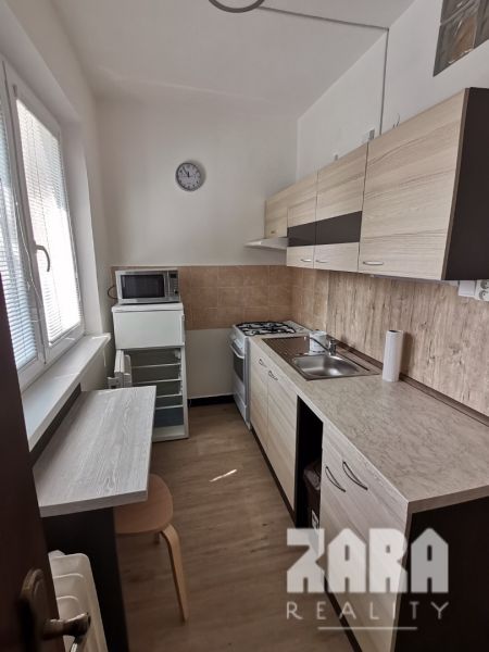 Na prenájom 1 izbový byt ul. Ružínska, 28 m², 1/4.posch. KR