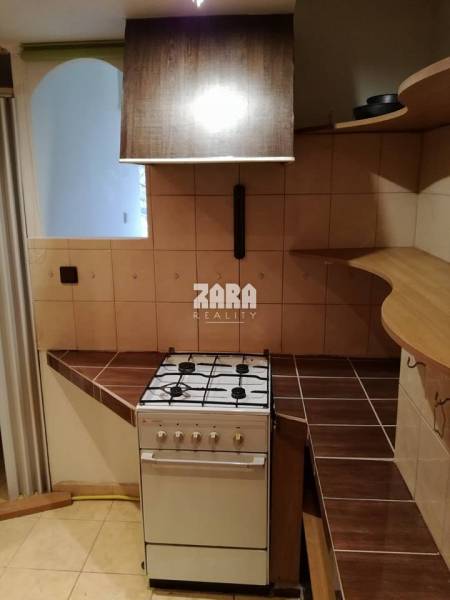 ČSA - Staré Mesto , 1,5  izbový byt  36 m² + loggia. Výborná lokalita.