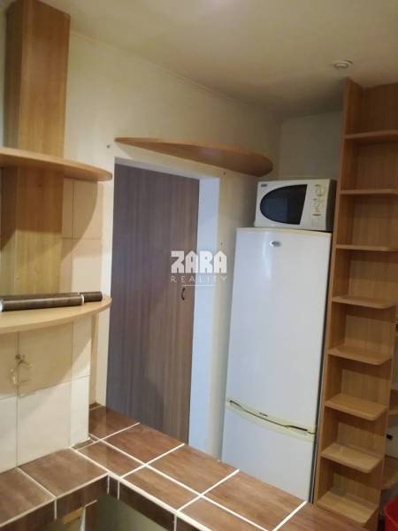 ČSA - Staré Mesto , 1,5  izbový byt  36 m² + loggia. Výborná lokalita.