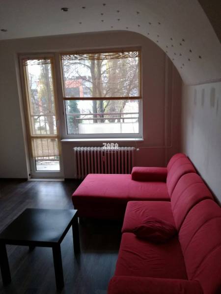 ČSA - Staré Mesto , 1,5  izbový byt  36 m² + loggia. Výborná lokalita.
