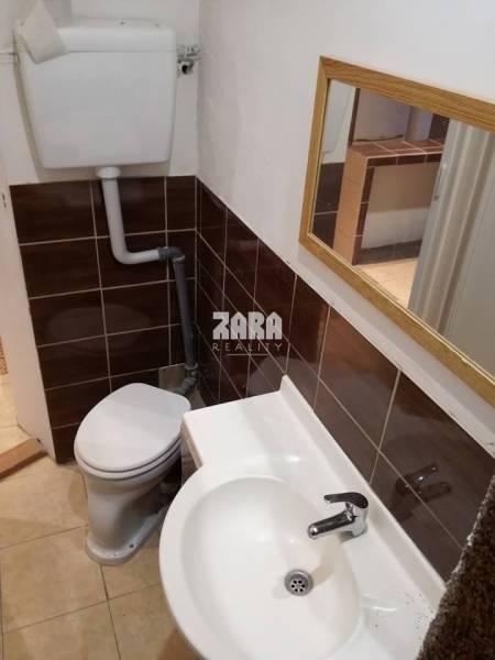 ČSA - Staré Mesto , 1,5  izbový byt  36 m² + loggia. Výborná lokalita.