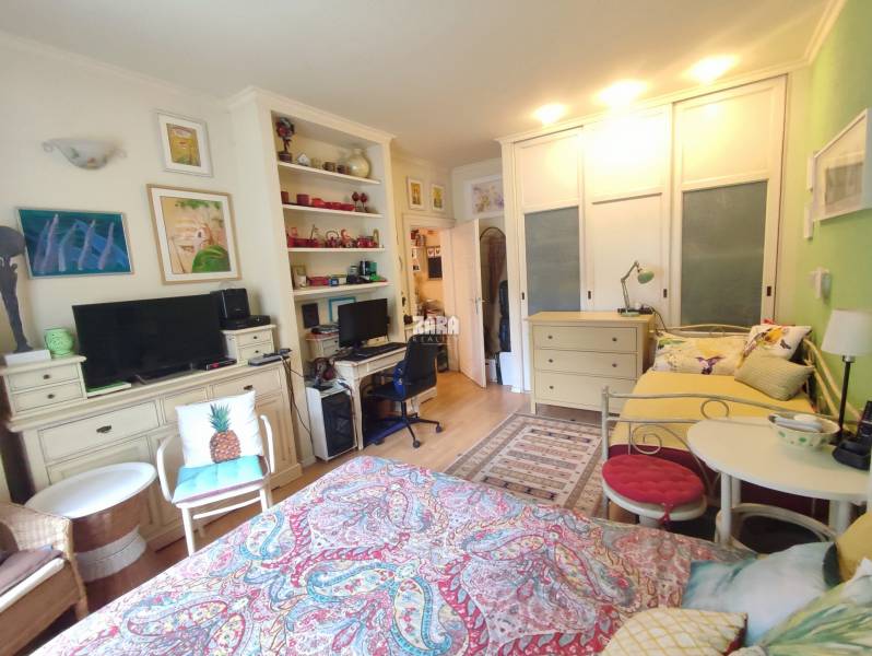 STARÉ MESTO - Malá Praha, 2 izbový tehlový byt, ul. Jarná, 50 m²