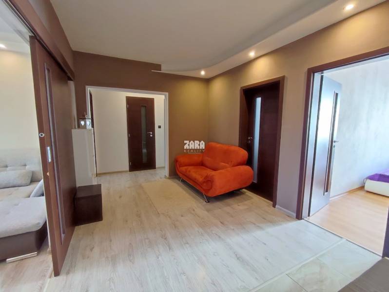 KVP - Bauerova, odporúčame:4 izbový byt, rekonštrukcia, 84 m2 + loggia