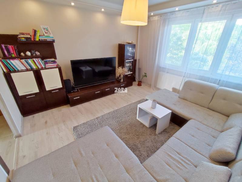 KVP - Bauerova, odporúčame:4 izbový byt, rekonštrukcia, 84 m2 + loggia