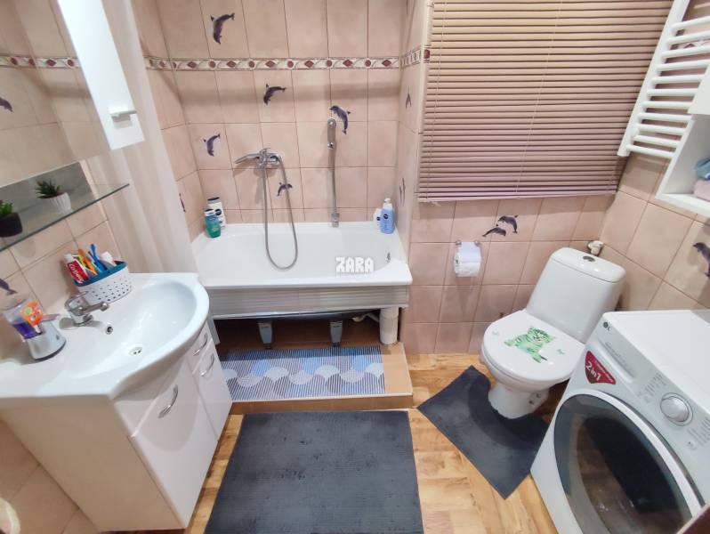 Sídlisko nad Jazerom: ul. RAKETOVA: veľmi pekný 1,5 izbový byt, 42 m² 