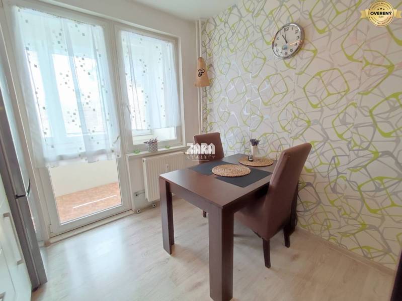 KVP - ul.  Bauerova, veľký 4 izbový byt, rekonštrukcia, 84 m2, loggia