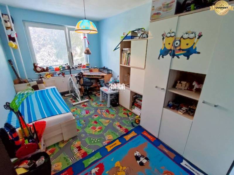 KVP - ul.  Bauerova, veľký 4 izbový byt, rekonštrukcia, 84 m2, loggia
