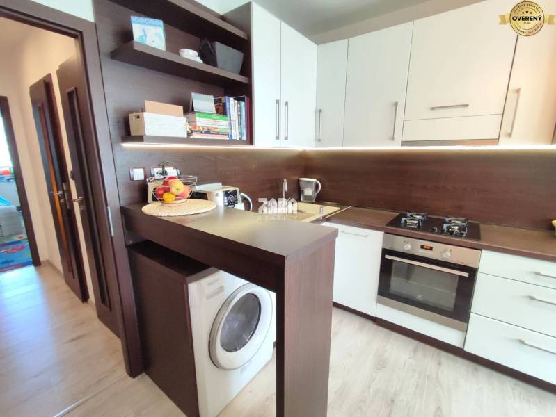 KVP - ul.  Bauerova, veľký 4 izbový byt, rekonštrukcia, 84 m2, loggia