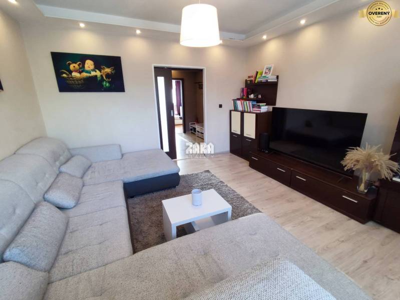 KVP - ul.  Bauerova, veľký 4 izbový byt, rekonštrukcia, 84 m2, loggia