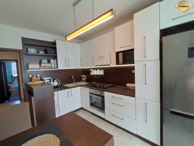 KVP - ul.  Bauerova, veľký 4 izbový byt, rekonštrukcia, 84 m2, loggia