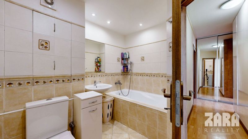Miškovecká: ZARIADENÝ  pekný 3 izb. byt, 67m2 + loggia. Rekonštrukcia.