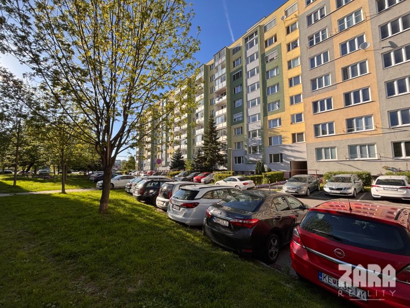Miškovecká: ZARIADENÝ  pekný 3 izb. byt, 67m2 + loggia. Rekonštrukcia.