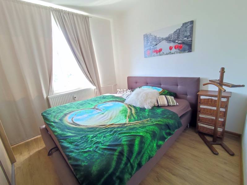 novo zariadená spálňa_sídlisko Železníky_zara reality