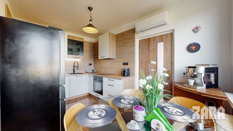 Miškovecká: ZARIADENÝ  pekný 3 izb. byt, 67m2 + loggia. Rekonštrukcia.