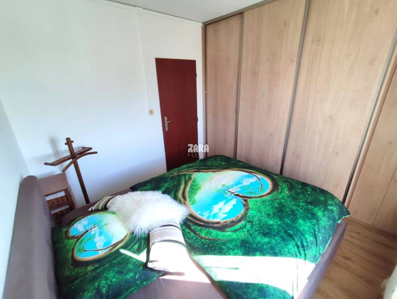 JUH-ŽELEZNÍKY: Miškovecká: pekný 3 izb. byt, 67m2 + loggia. ZARIADENÝ