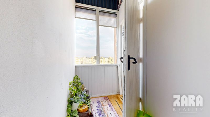 Miškovecká: ZARIADENÝ  pekný 3 izb. byt, 67m2 + loggia. Rekonštrukcia.