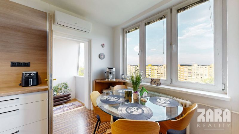 Miškovecká: ZARIADENÝ  pekný 3 izb. byt, 67m2 + loggia. Rekonštrukcia.