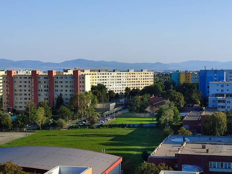 Výhľad ZŠ Bernoláková 16,18