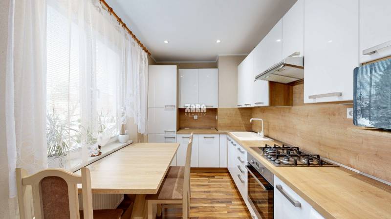 ŠACA - pekný 3 izbový zariadený byt ul. Železiarenska, 64 m2
