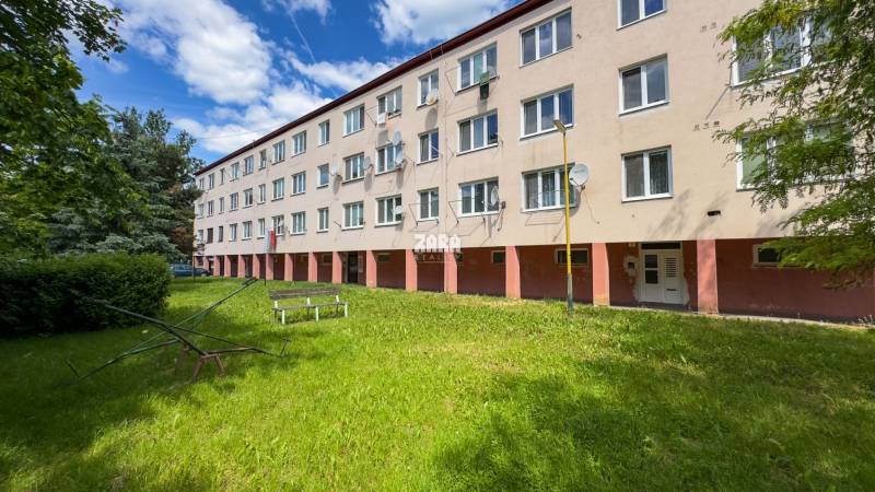 ŠACA - veľmi pekný 3 izbový zariadený byt ul. Železiarenska, 64 m2