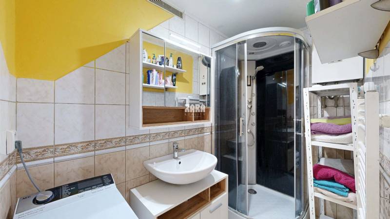 ŠACA - pekný 3 izbový zariadený byt ul. Železiarenska, 64 m2