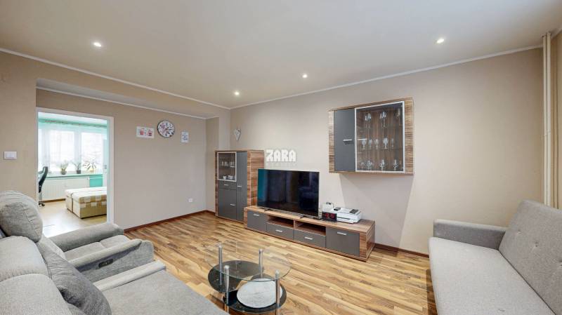 ŠACA - pekný 3 izbový zariadený byt ul. Železiarenska, 64 m2