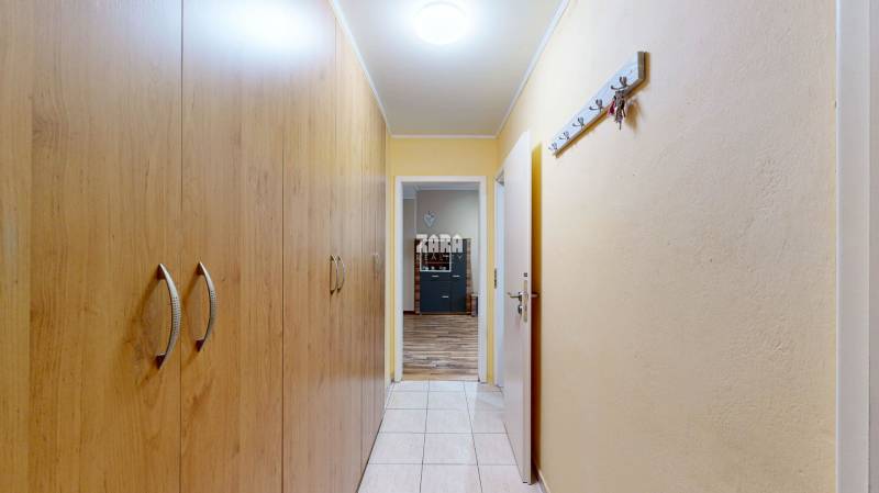 ŠACA - pekný 3 izbový zariadený byt ul. Železiarenska, 64 m2