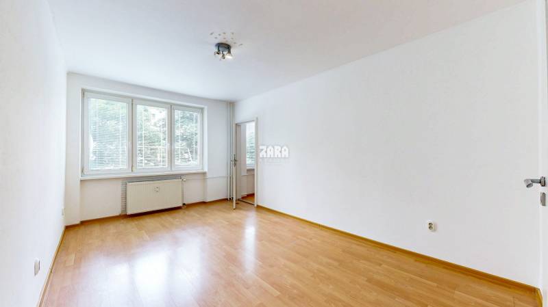 ŠACA - veľmi pekný 3 izbový zariadený byt ul. Železiarenska, 64 m2