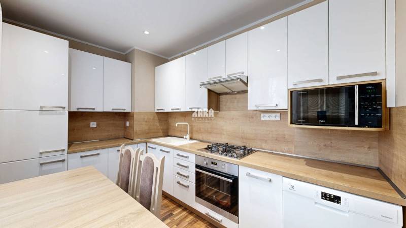 ŠACA - pekný 3 izbový zariadený byt ul. Železiarenska, 64 m2