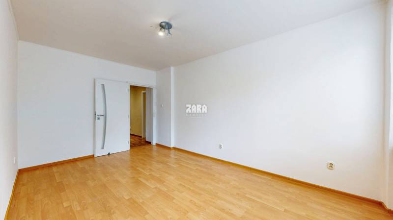 ŠACA - veľmi pekný 3 izbový zariadený byt ul. Železiarenska, 64 m2