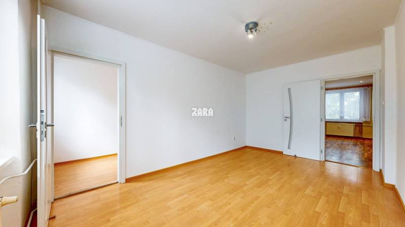 ŠACA - veľmi pekný 3 izbový zariadený byt ul. Železiarenska, 64 m2