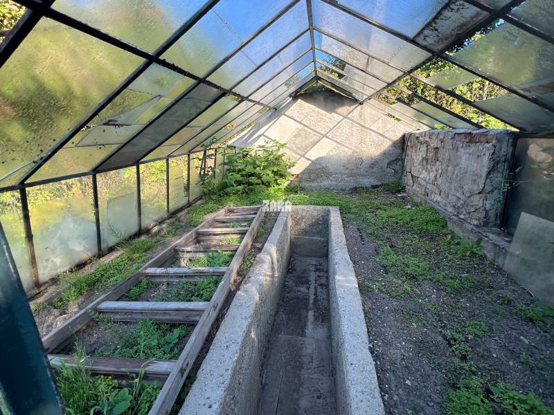 Košice - Sever, Kalvária, Račí potok III, Chata so záhradou  453 m2