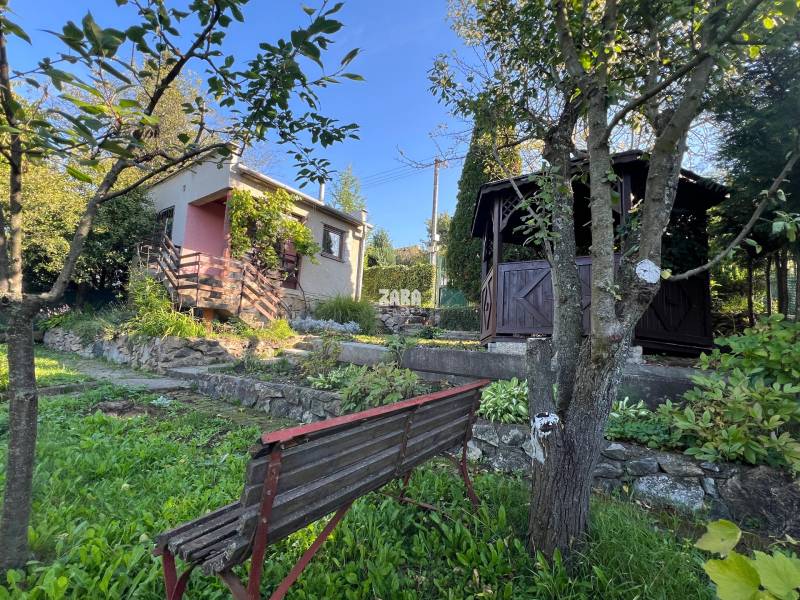 Košice - Sever, Kalvária, Račí potok III, Chata so záhradou  453 m2