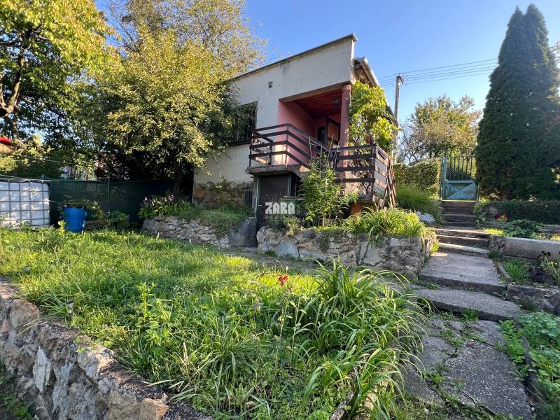 Košice - Sever, Kalvária, Račí potok III, Chata so záhradou  453 m2