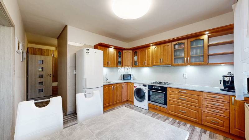 FURČA- EXNÁROVÁ veľmi pekný zrekonštruovaný 2 izbový byt 58 m2, loggia
