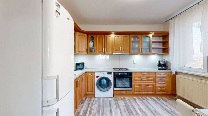 FURČA- EXNÁROVÁ veľmi pekný zrekonštruovaný 2 izbový byt 58 m2, loggia