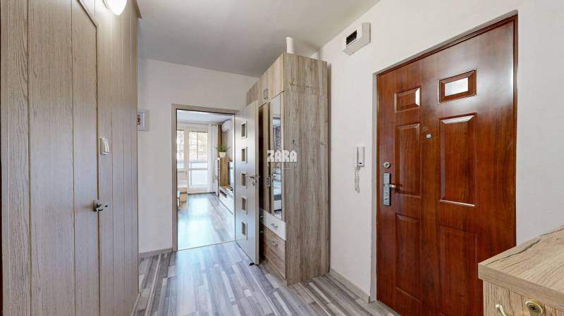 FURČA- EXNÁROVÁ veľmi pekný zrekonštruovaný 2 izbový byt 58 m2, loggia