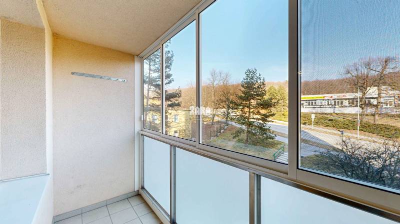 FURČA- EXNÁROVÁ veľmi pekný zrekonštruovaný 2 izbový byt 58 m2, loggia