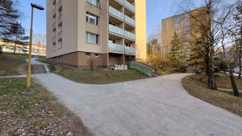 FURČA- EXNÁROVÁ veľmi pekný zrekonštruovaný 2 izbový byt 58 m2, loggia