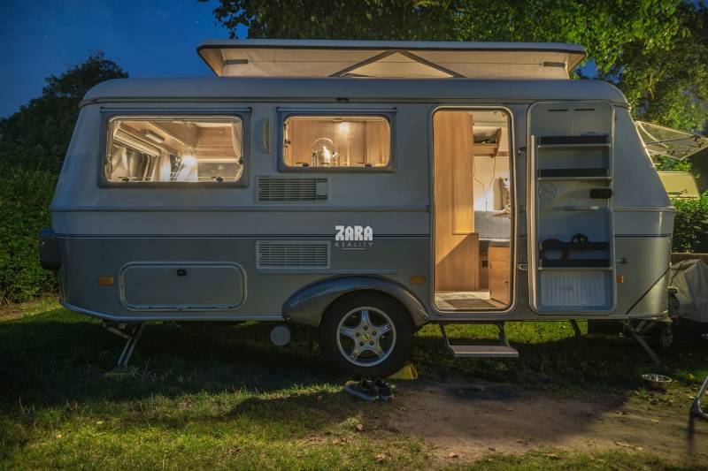 Caravan trailer