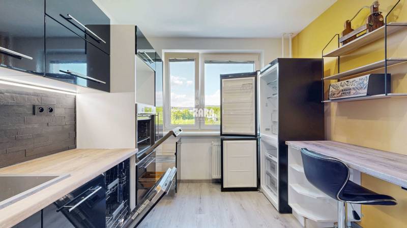 KVP - Starozagorska.ZARIADENÝ veľmi pekný 4 izb.byt, 83 m², loggia. 