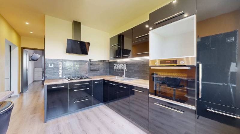 KVP - Starozagorska.ZARIADENÝ veľmi pekný 4 izb.byt, 83 m², loggia. 