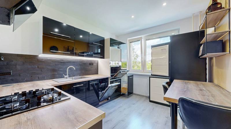 KVP - Starozagorska.ZARIADENÝ veľmi pekný 4 izb.byt, 83 m², loggia. 