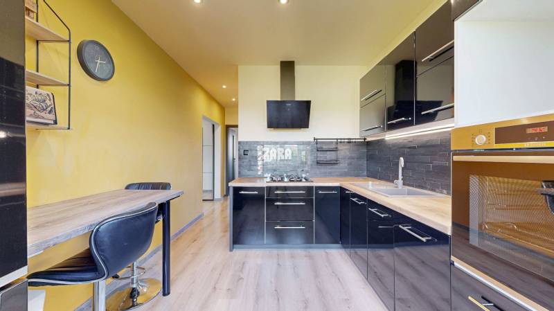 KVP - Starozagorska.ZARIADENÝ veľmi pekný 4 izb.byt, 83 m², loggia. 