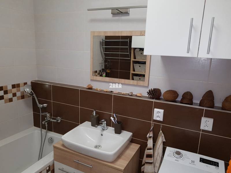 KVP - NA GRUNTE - NOVOSTAVBA, 3 izb. ZARIADENÝ, loggia, parkov. státie
