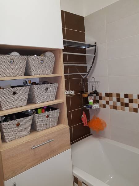 KVP - NA GRUNTE - NOVOSTAVBA, 3 izb. ZARIADENÝ, loggia, parkov. státie